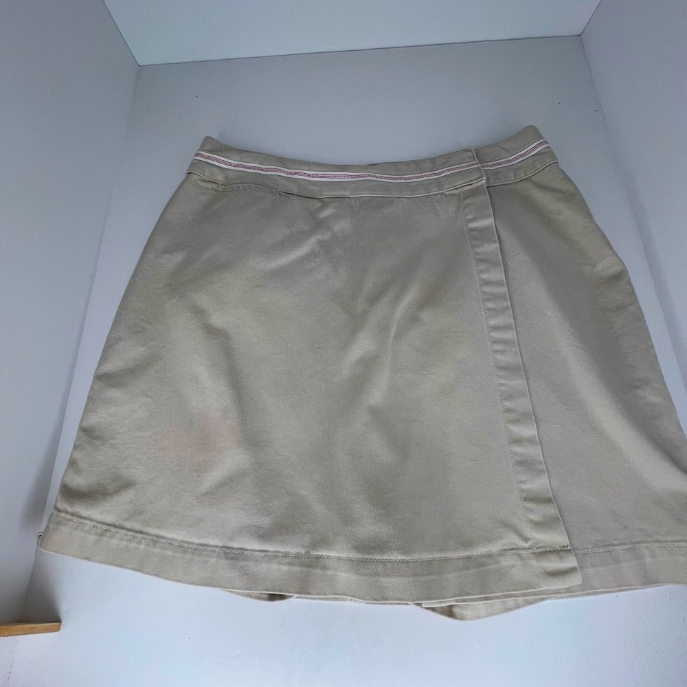 Tommy Hilfiger Khaki Beige Skort with Subtle Pink Trim